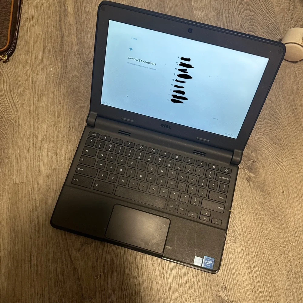 DELL Chromebook 11.7” Laptop 32GB Storage Ram 4GB **No Charger**